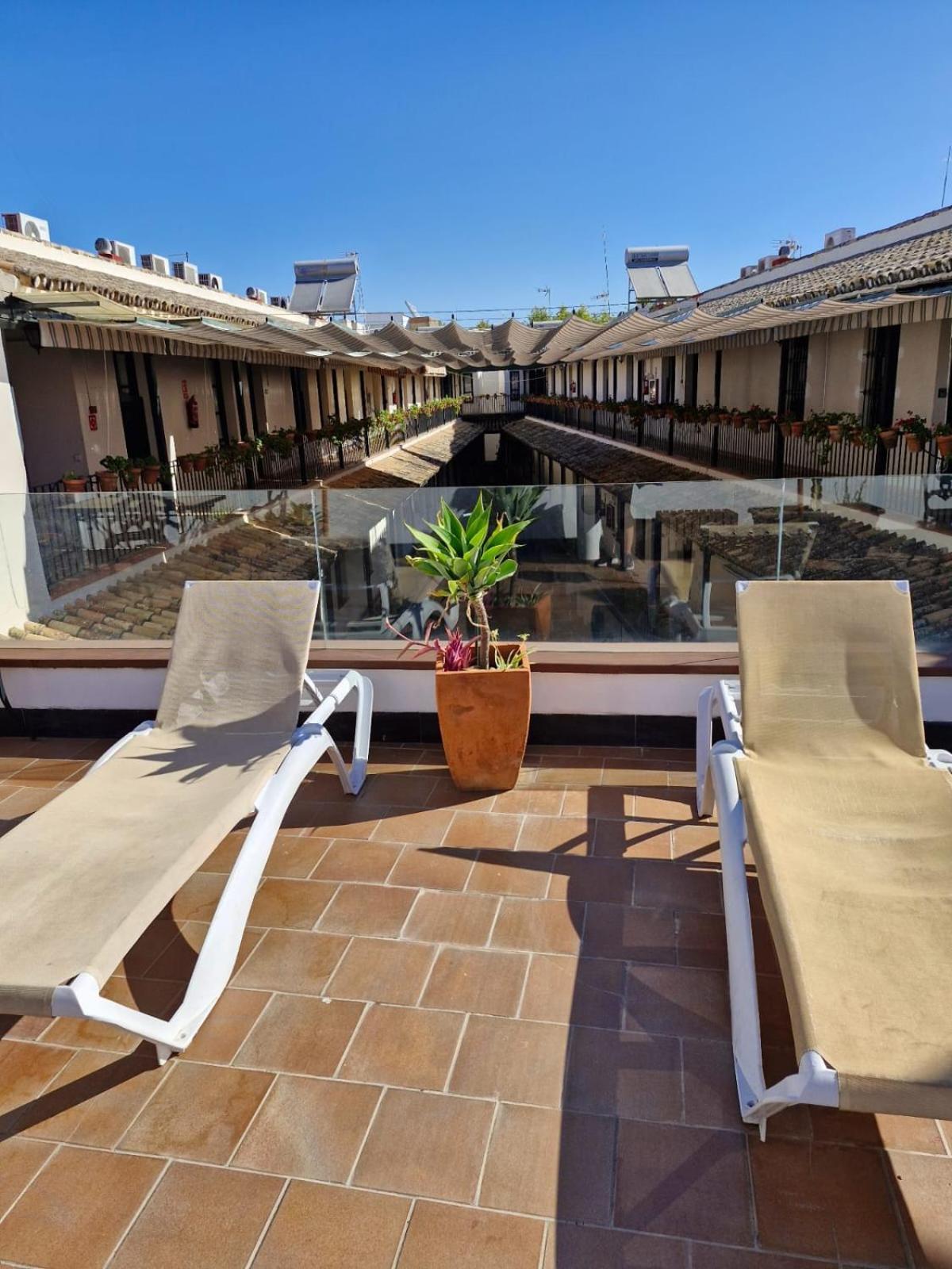 Patio Cartuja Apartment Sevilla Bagian luar foto